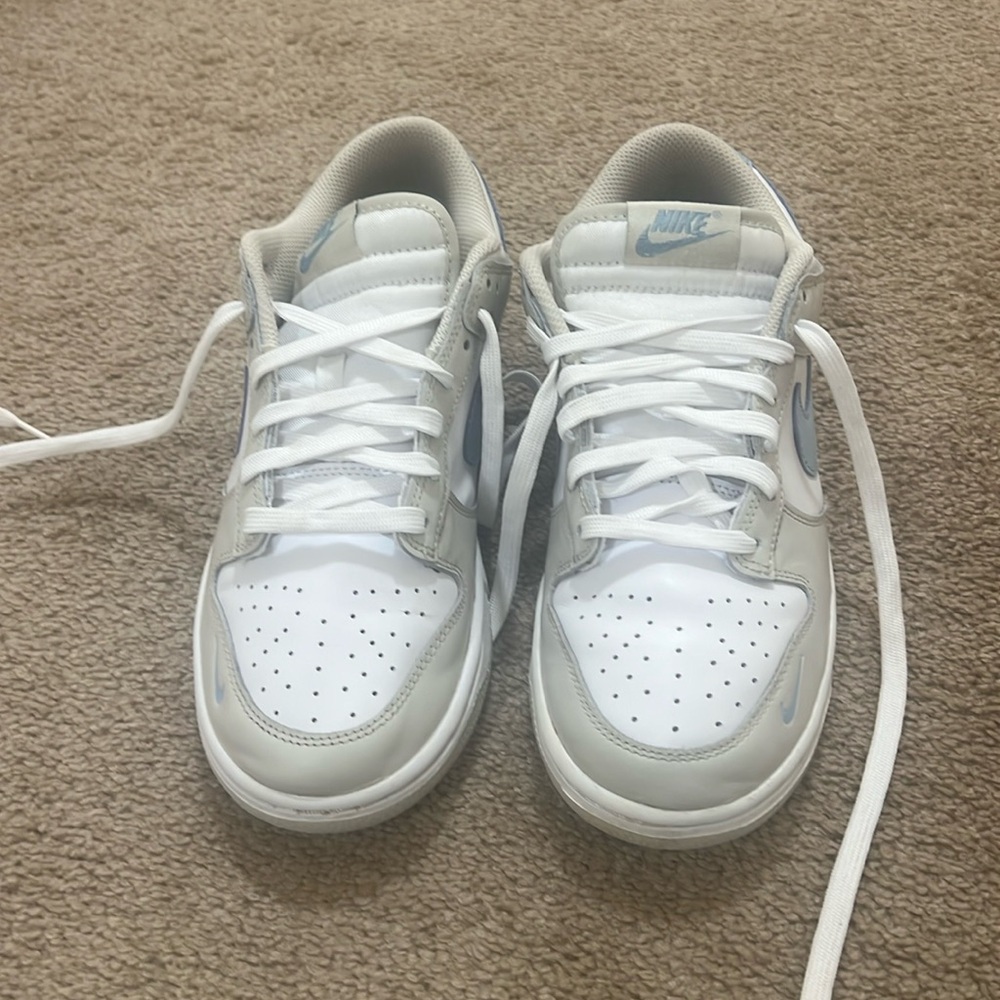 Women’s Nike Dunks Sz 8